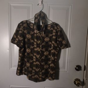 Metropolis Company woman’s short sleeved button front around neck blouse size 9